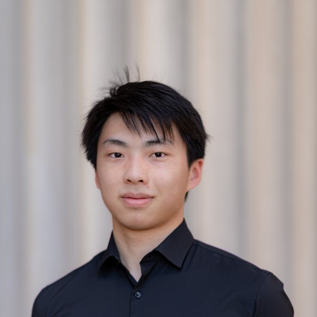 Portrait of Niles Liu